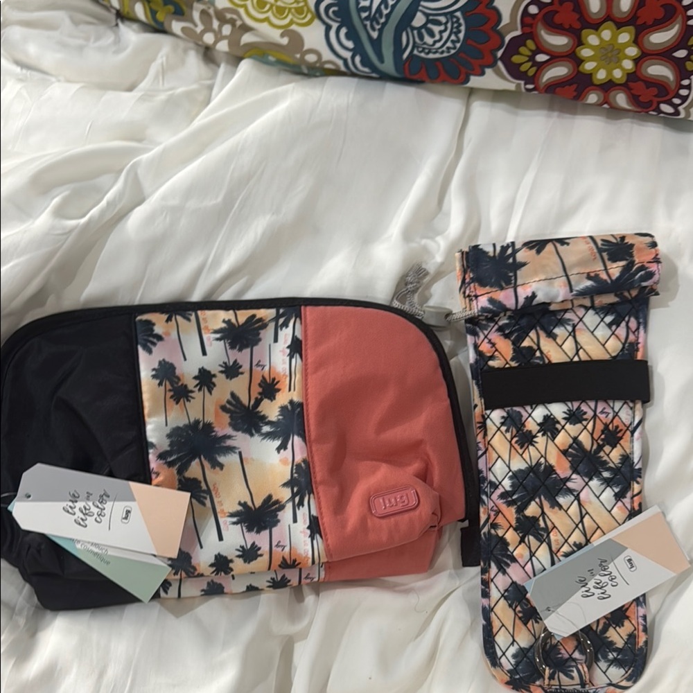 RARE: NWT Lug Flash & Clipper bundle in Sunset Palm Cosmetic Bag